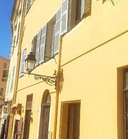 Logette A Ezio, Zone Pietonne Menton